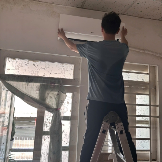 Vệ Sinh Máy Lạnh, sửa máy Quận 10
